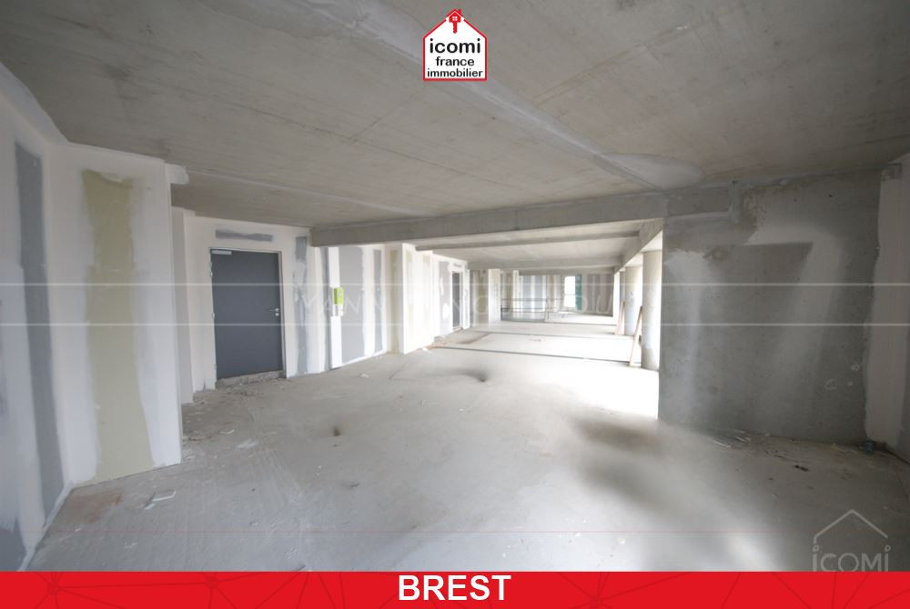 FINISTERE - Brest (29200) - À VENDRE - LOCAL 140 M²  - PREMIER ETAGE  - GRANDE VISIBILISÉE - CENTRE-VILLE - À SAISIR - ASCENSEUR