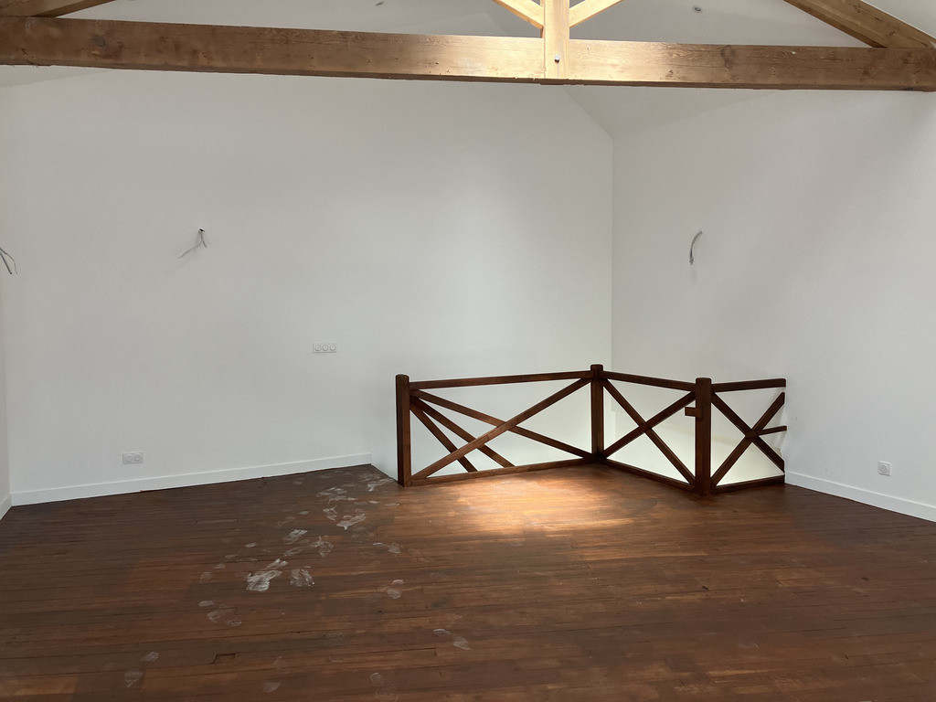A LOUER - LOCAL COMMERCIAL 210m² - CENTRE-VILLE