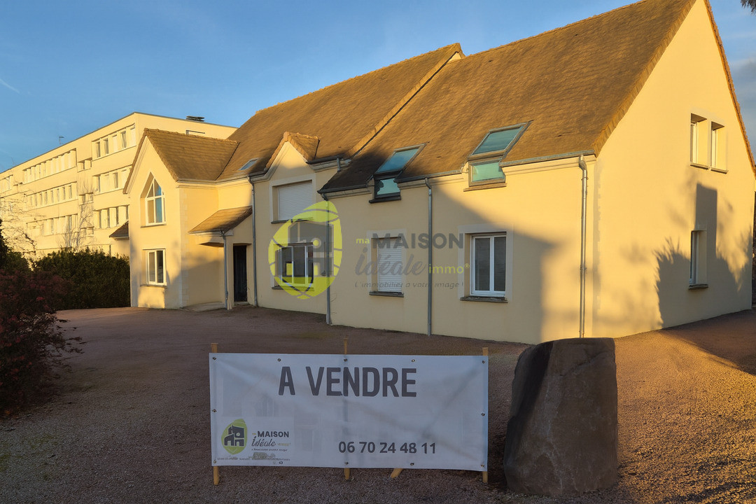 Local professionnel 476 m2 Saint-Doulchard