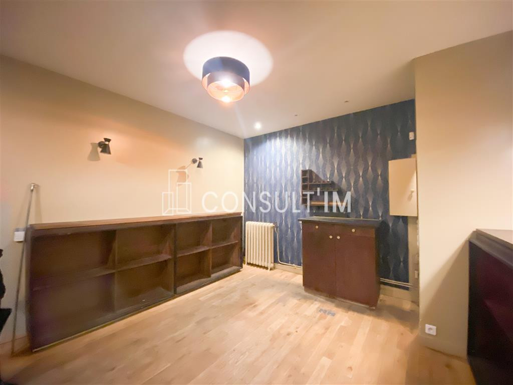 Métro Brochant, boutique de 20 m²