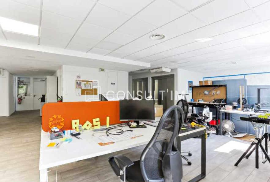 Au pied du métro Billancourt, ligne 9 , Bureaux à vendre de 299m²