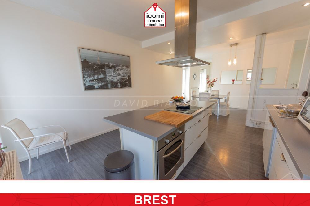 FINISTERE - Brest (29200) - A VENDRE - IMMEUBLE R+2 - 5 LOTS - 3 T2 + 1 T3 + 1 T5 - SUR TERRAIN DE 335M² (PARKING) - LOUES EN MEUBLE