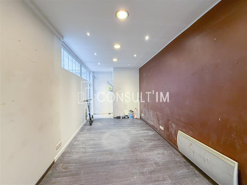 Boutique avec parking de 50 m²