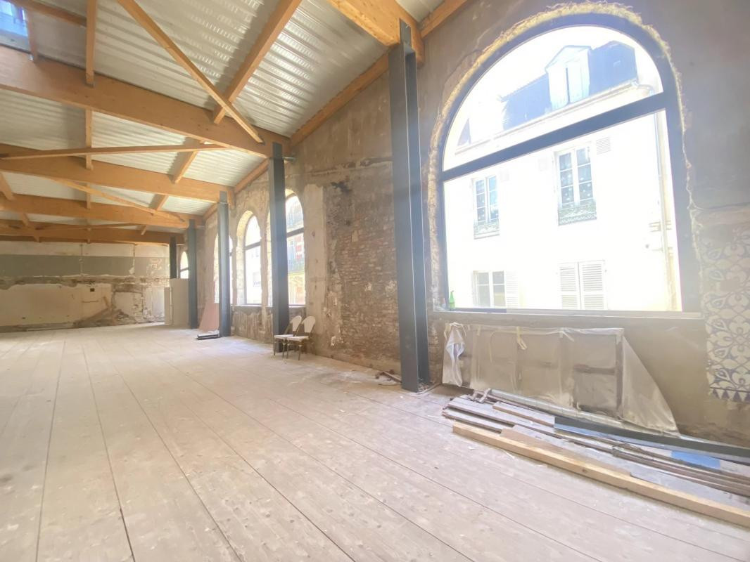 03200 VICHY - LOCAL COMMERCIAL BRUT -COEUR DE VILLE -