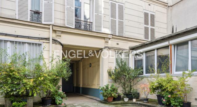Batignolles-Mairie du 17e - Appartement-local 3 pièces 65m²