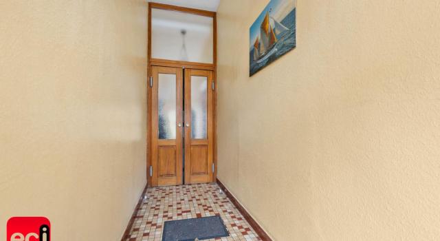 ALGRANGE : Immeuble 225m² à rénover + 3 garage