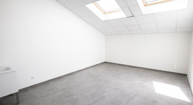 📍 Cabinet médical 25 m² à louer – Centre médical pluridisciplinaire – Marseille 11e