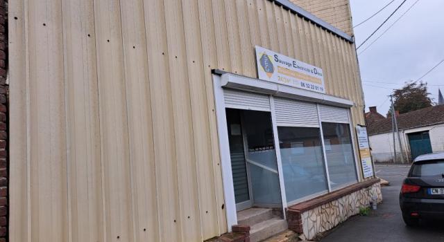 Local commercial avec réserves