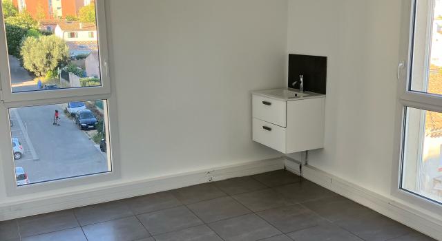 A LOUER 2 CABINETS INDEPENDANTS ET MITOYENS