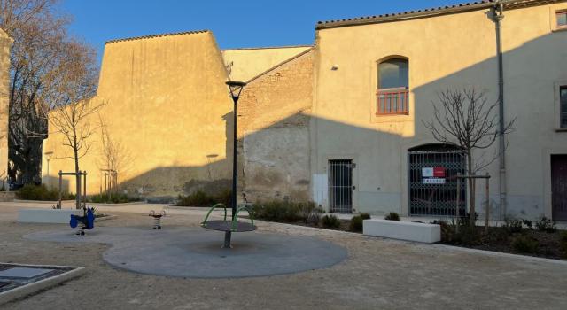 LOCAL COMMERCIAL +/-140 m2 A VENDRE A BERNIS - GARD