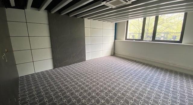 Bureaux climatisés d'une surface utile locative de 320 m² environ situé au 1er étage de l'espace d'Erlon