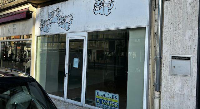 LISIEUX centre-ville, local commercial avec vitrine