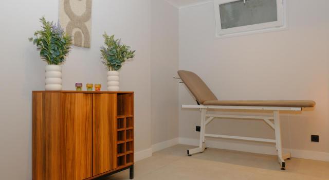 Grand cabinet médical neuf 18 m², centre médical Paris 17e Monceau, tout inclus