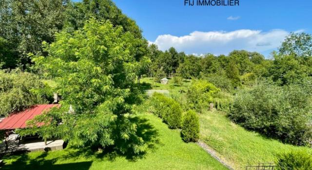 Local Commercial polyvalent et appartements à MONTHUREUX-SUR-SAONE
