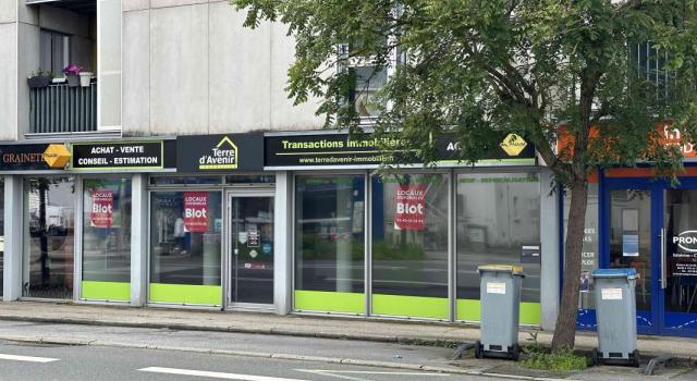 REZE-LES SORINIERES / Local commercial (Bureau / Commerce)