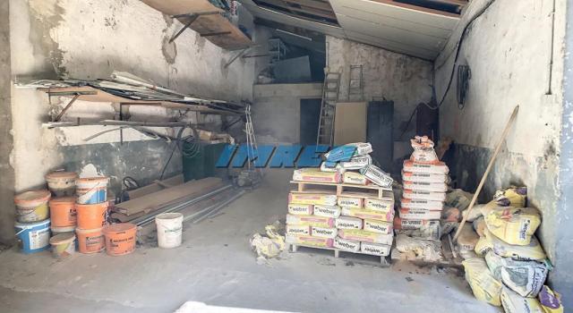 13014   502 m2 parcelle  Immeuble  de 154 m2 avec entrepot en fond de cour