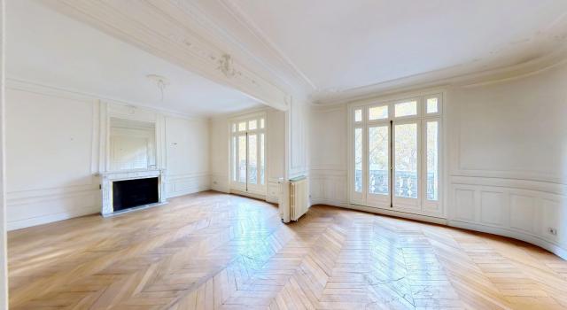 Appartement – Paris 12ᵉ - Boulevard Diderot - 2ème étage (idéal cabinet médical)