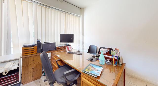 3 cabinets 76 m2 avec 2 salles d'attente