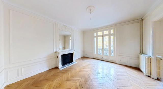 Appartement – Paris 12ᵉ - Boulevard Diderot - 2ème étage (idéal cabinet médical)