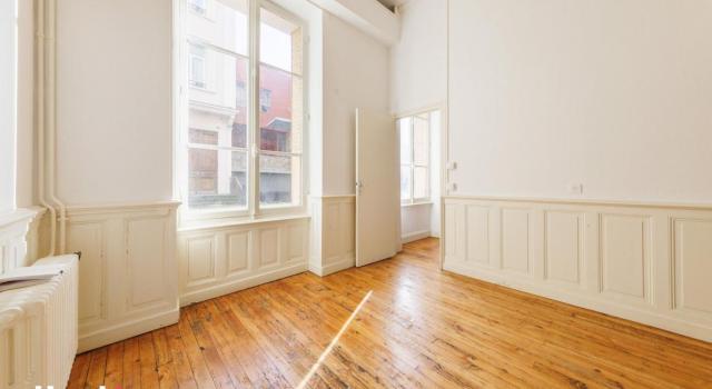 Local professionnel 39m2 + annexe 11m2 à Royat