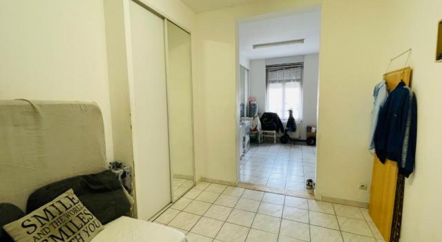 Immeuble : 1 studio et 4 chambres en meublé - BETHUNE