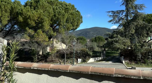 Lourmarin local à louer dans cabinet paramédical
