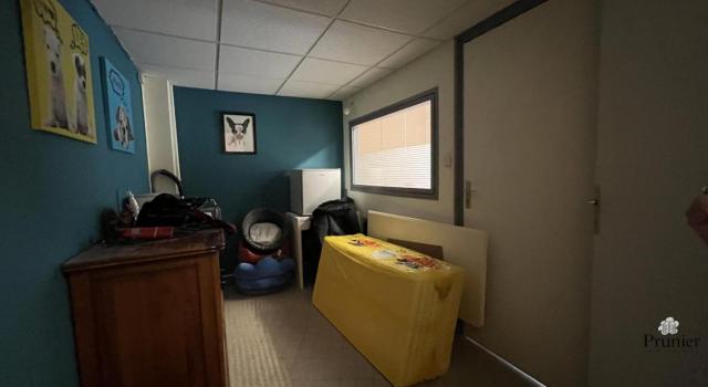 Murs commerciaux de 46 m² en rez-de-chaussée de plain-pied dans quartier en pleine rénovation