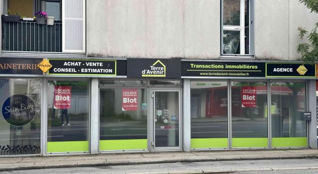 REZE-LES SORINIERES / Local commercial (Bureau / Commerce)