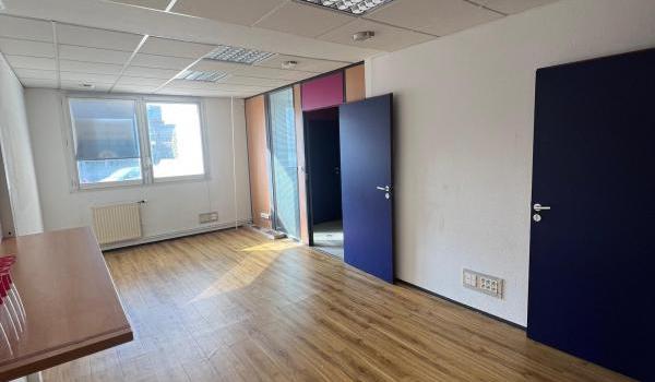 BUREAU D'ACTIVITÉ DE 21 M2 À LOUER BORD DE LOIRE LOIRE