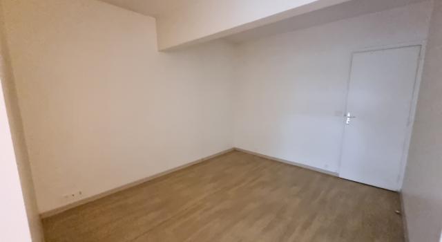 LOCAL PROFESSIONNEL - RUE LECOURBE