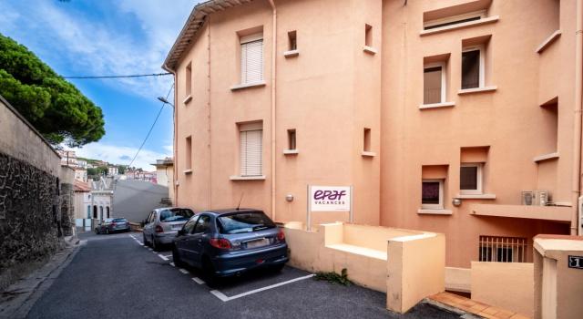 Immeuble avec vue mer- Centre ville de Cerbère