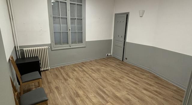 bureau 17 m2 à louer dans cabinet médical Nice Centre 06000