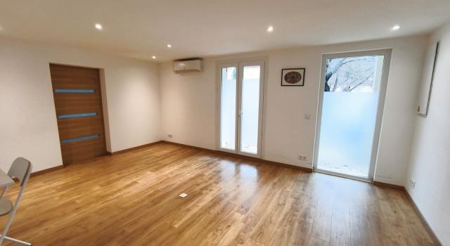 Locaux professionnels 100m2 Pierrevert
