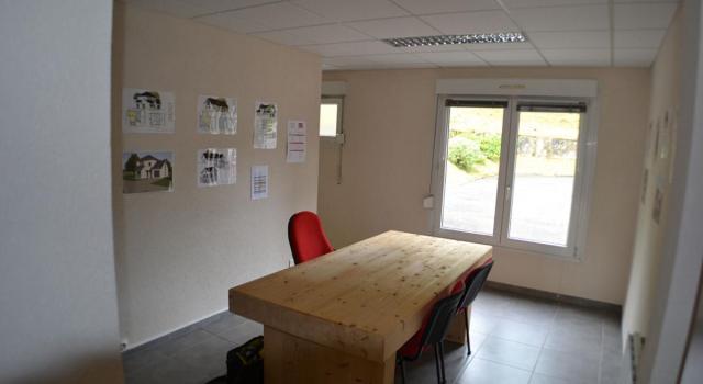 Immeuble composé de 2 locaux commerciaux proche Centre-Ville