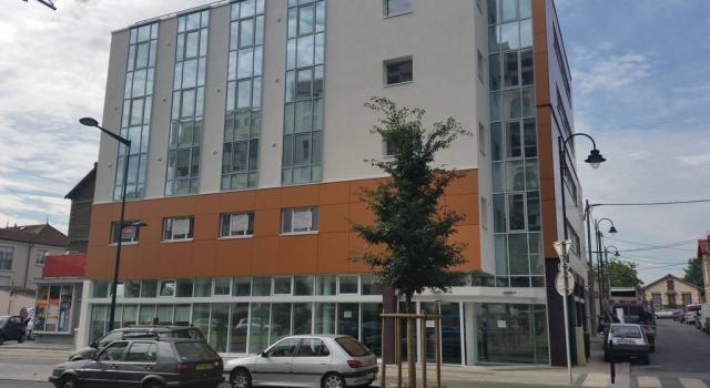 Immeuble à usage mixte santé / hébergement – À la vente