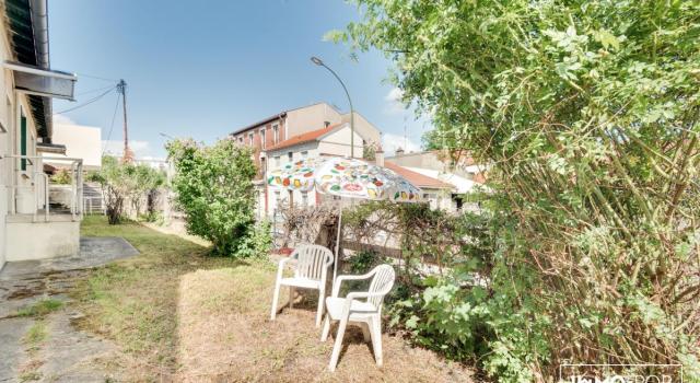 Maison divisée en 4 studios, sur terrain de 249m² avec jardin à Vitry-sur-Seine (limite VILLEJUIF)