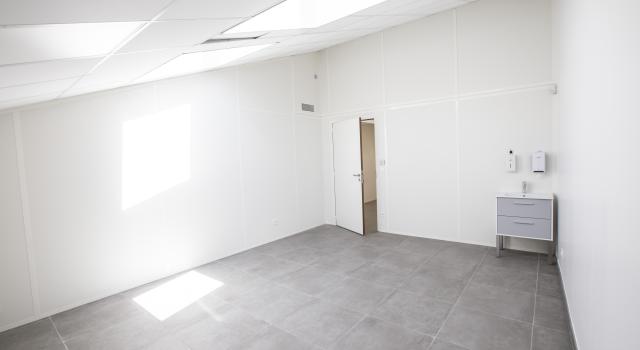 📍 Cabinet médical 25 m² à louer – Centre médical pluridisciplinaire – Marseille 11e