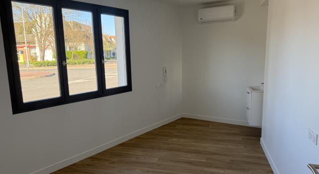 Location de 3 salles de consultation médicales/paramédicales à Morangis