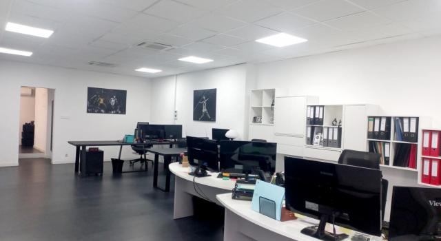 LOCAL COMMERCIAL 108M2   AVEC LES MURS