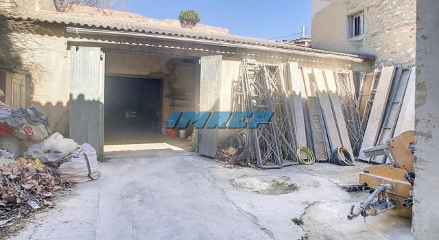 13014   502 m2 parcelle  Immeuble  de 154 m2 avec entrepot en fond de cour