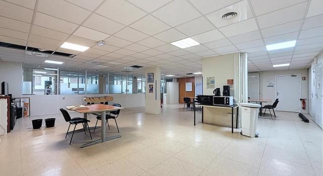 NICE NORD – Murs commerciaux libres 588 m² en RDC + garage 7 véhicules – Accès PMR