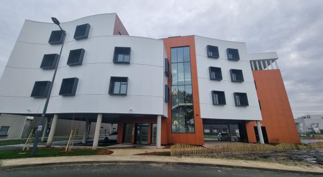 A LOUER – LOCATION  DE BUREAUX AMÉNAGÉS JUSQU'À 300 m² (divisibles à partir de 12 m²)
