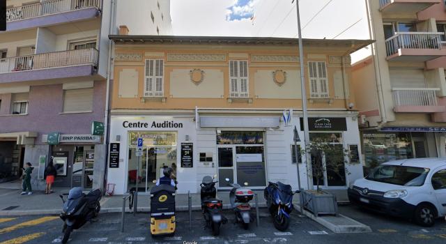 CAP D'AIL CENTRE PROCHE MONACO • LOCAL COMMERCIAL VIDE