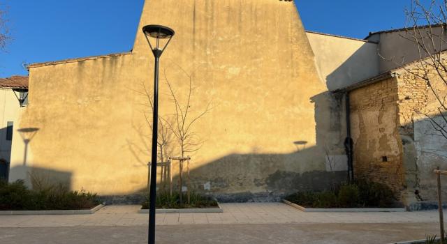 LOCAL COMMERCIAL +/-140 m2 A VENDRE A BERNIS - GARD