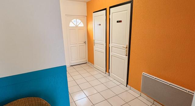 BUREAU 33m2 à louer-centre village- Idéal professions libérales