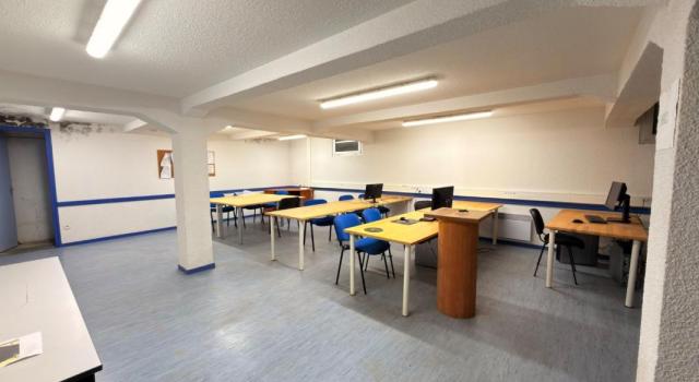Commerces 8 pièces / 320 m² / 265 000 EUR / ALBI