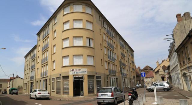Bureaux de 64 m² de plain-pied à vendre en plein centre ville d'Autun