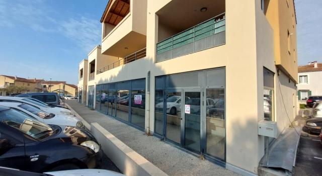 LOCAL PROFESSIONNEL OU COMMERCIAL - MONTEUX (84)