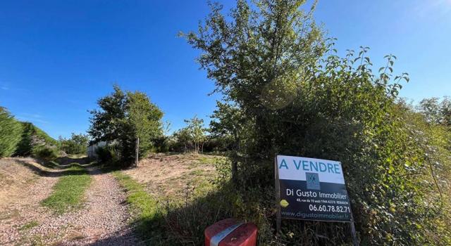 TERRAIN 900 M² SAINT-HAON-LE-CHÂTEL