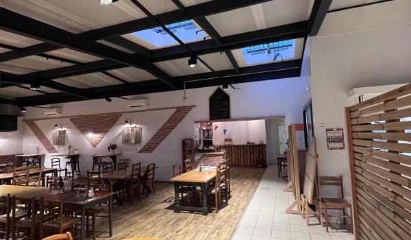 Aux portes de Vannes – Bâtiment Commercial récent divisible 470 m²